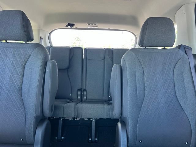 Certified 2022 Kia Carnival LX FWD image 28