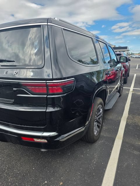Used 2024 Jeep Wagoneer 4WD w/ Premium Group I image 7