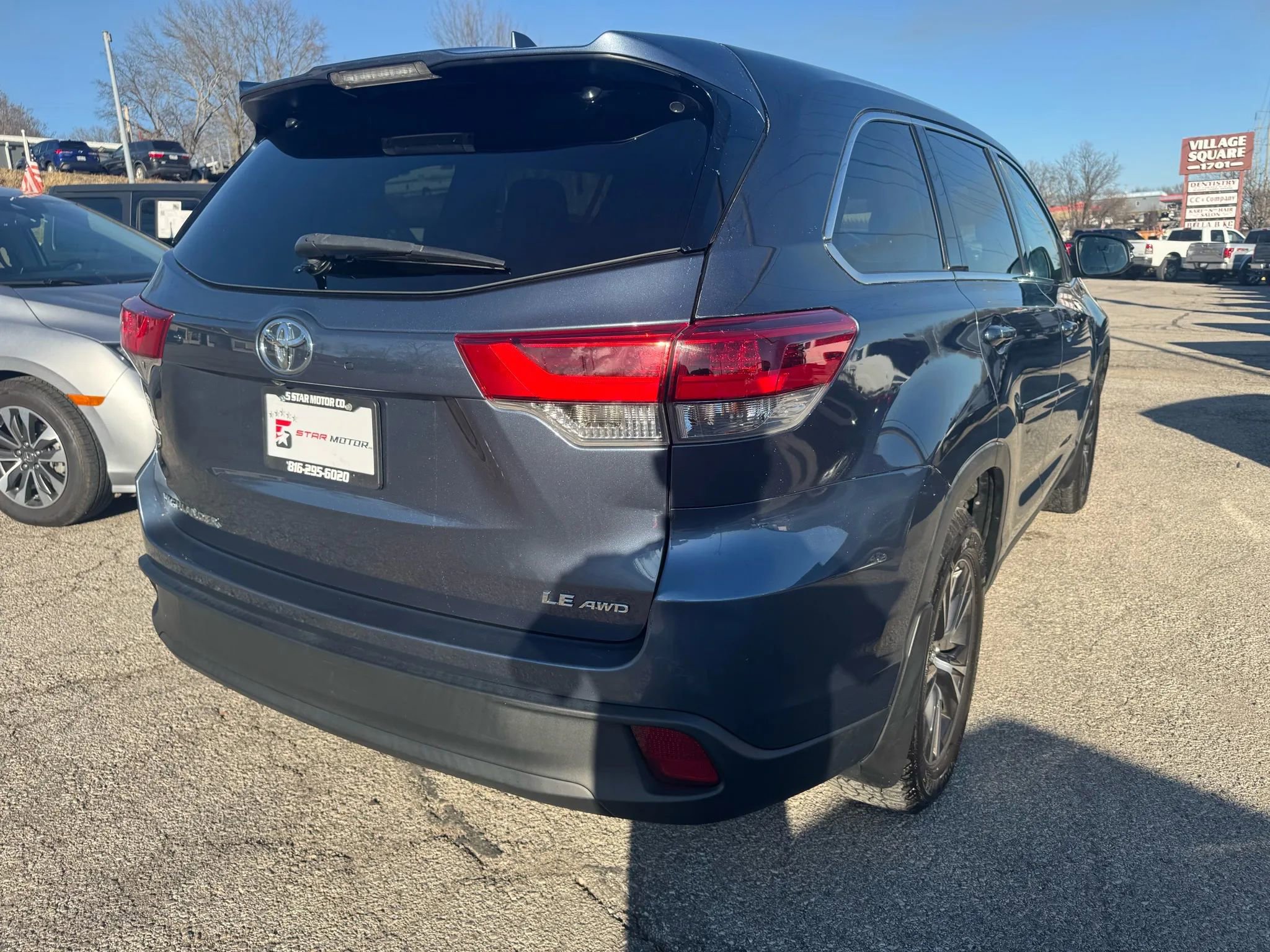 Used 2019 Toyota Highlander Plus image 3