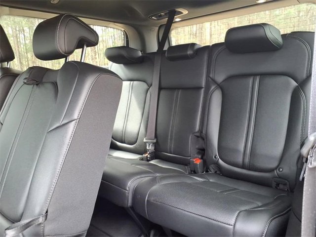 Used 2024 Jeep Wagoneer 2WD w/ Premium Group I image 19