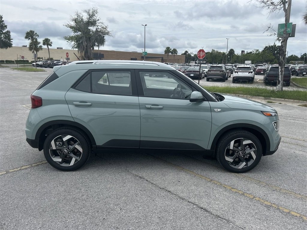 New 2025 Hyundai Venue Limited image 10