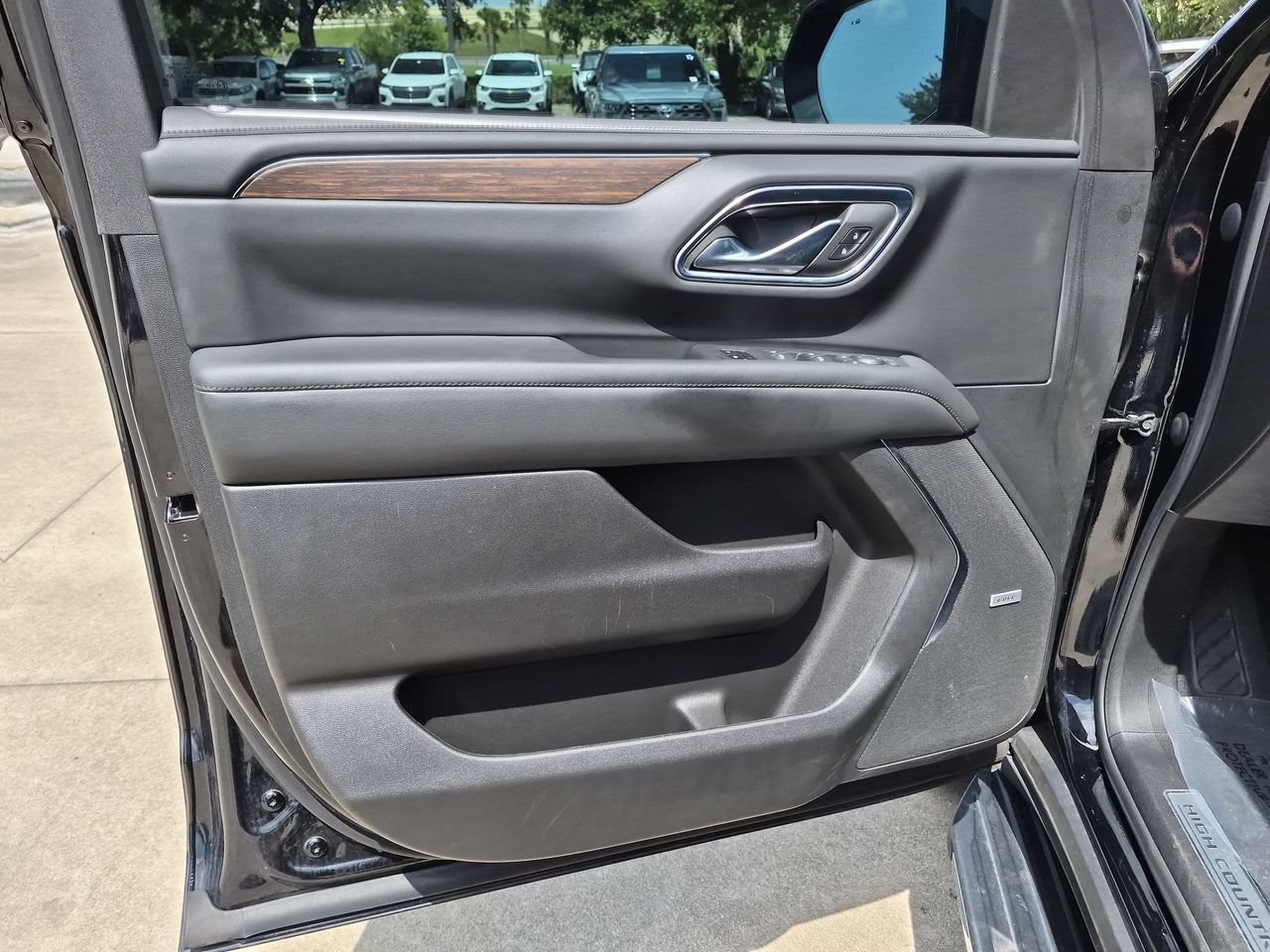 Certified 2023 Chevrolet Tahoe High Country w/ Advanced Technology Package AWD/4WD image 18