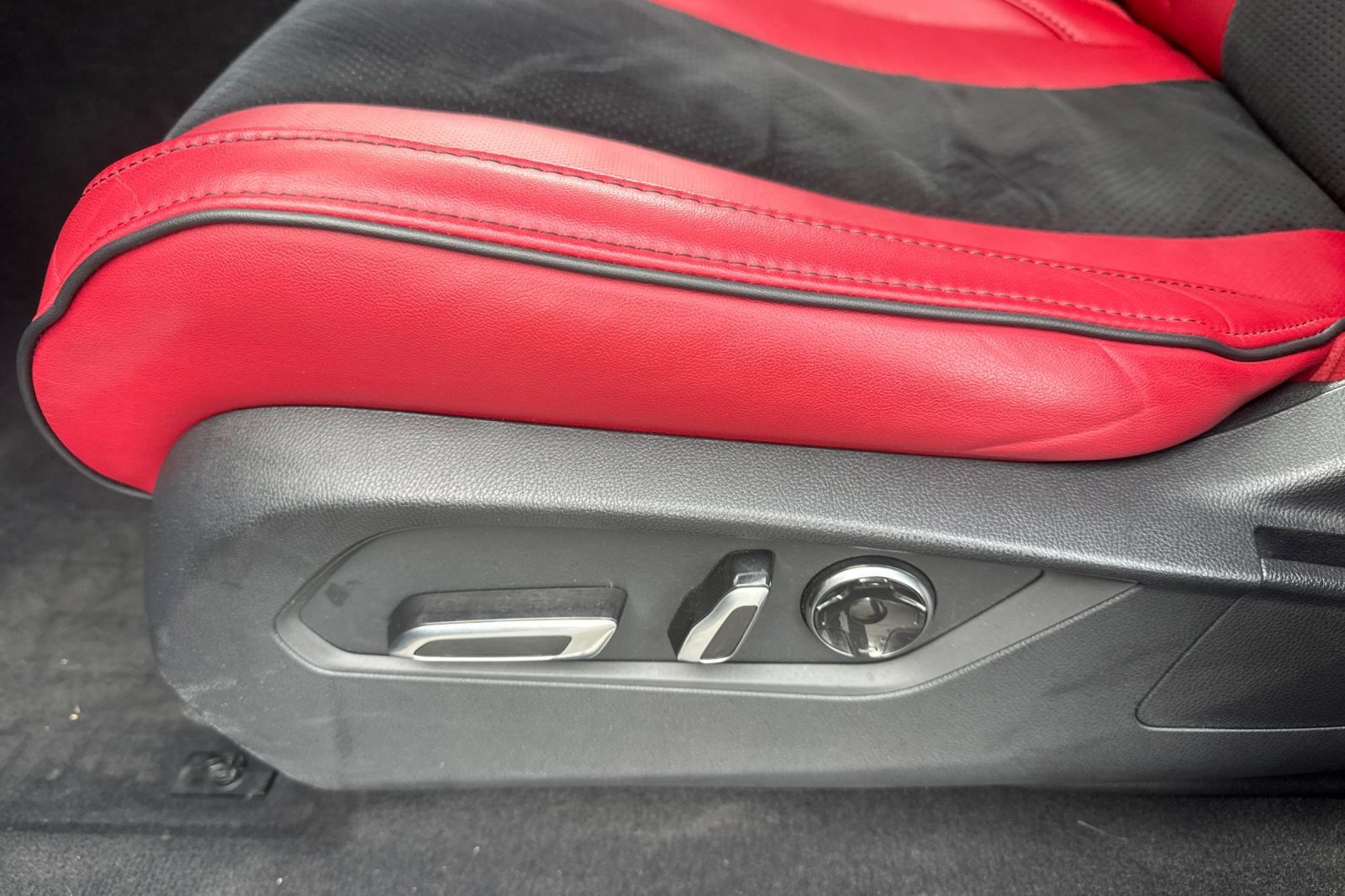 Used 2023 Acura MDX A-Spec image 13