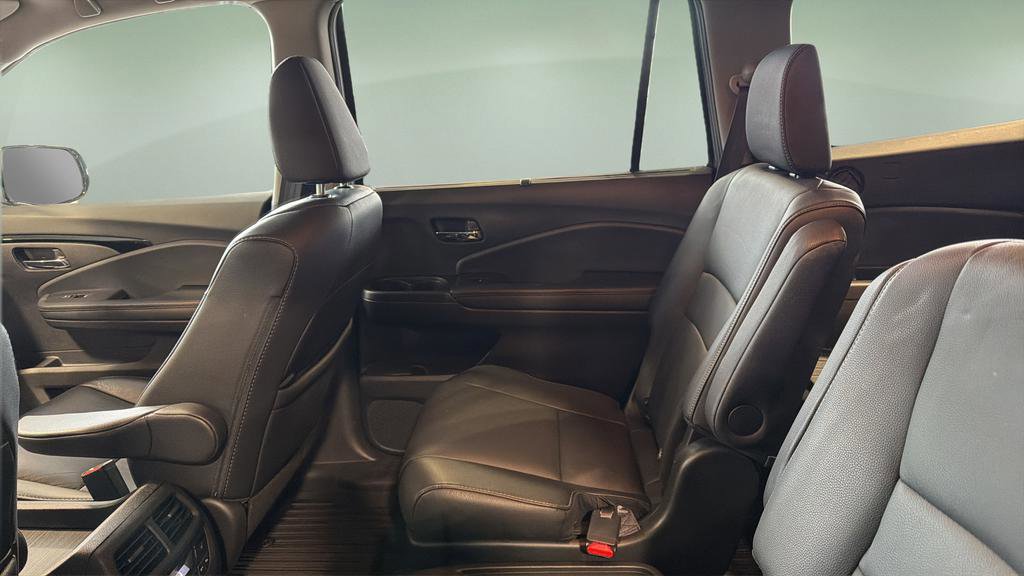 Used 2022 Honda Pilot Touring image 16