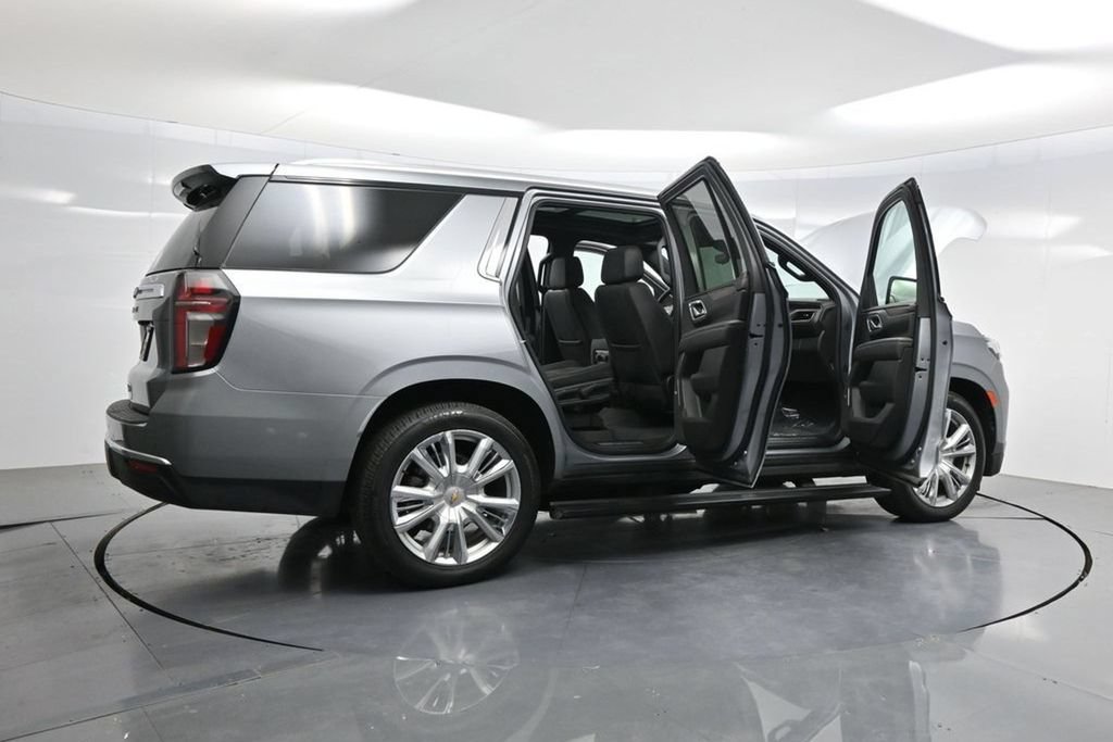 Used 2024 Chevrolet Tahoe High Country AWD/4WD image 4