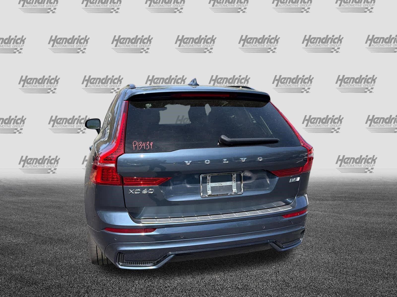 Used 2023 Volvo XC60 B5 Ultimate w/ Climate Package image 11