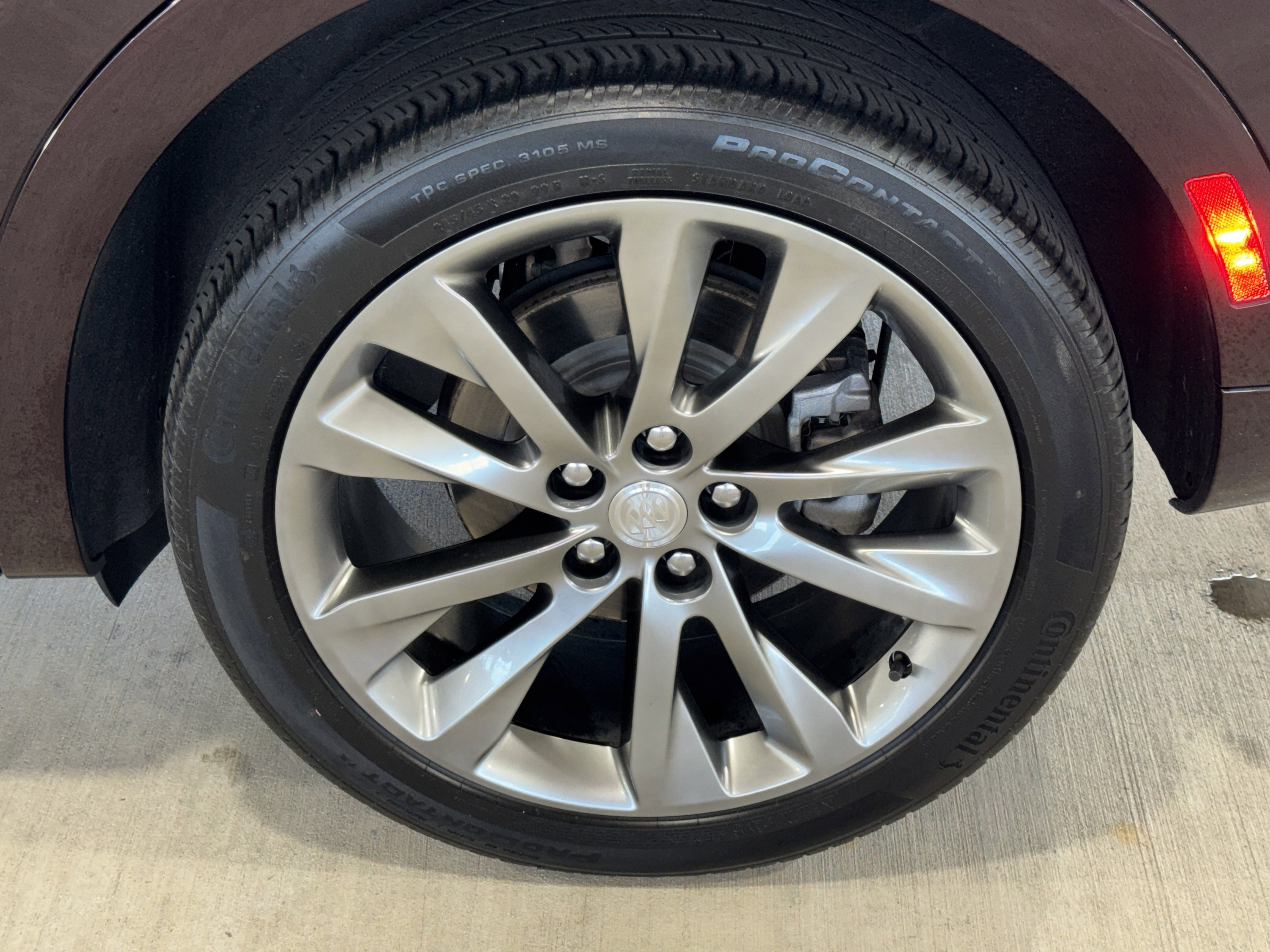 Used 2021 Buick Envision Avenir image 36