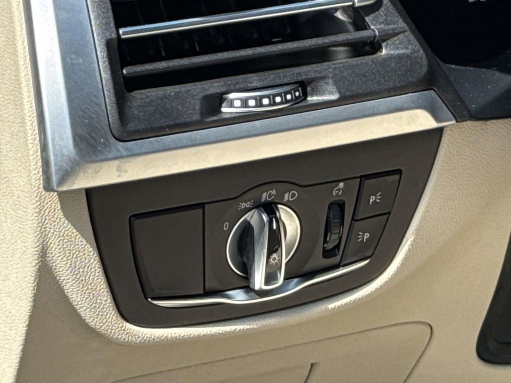 Used 2022 BMW X3 xDrive30i w/ Premium Package 2 image 27