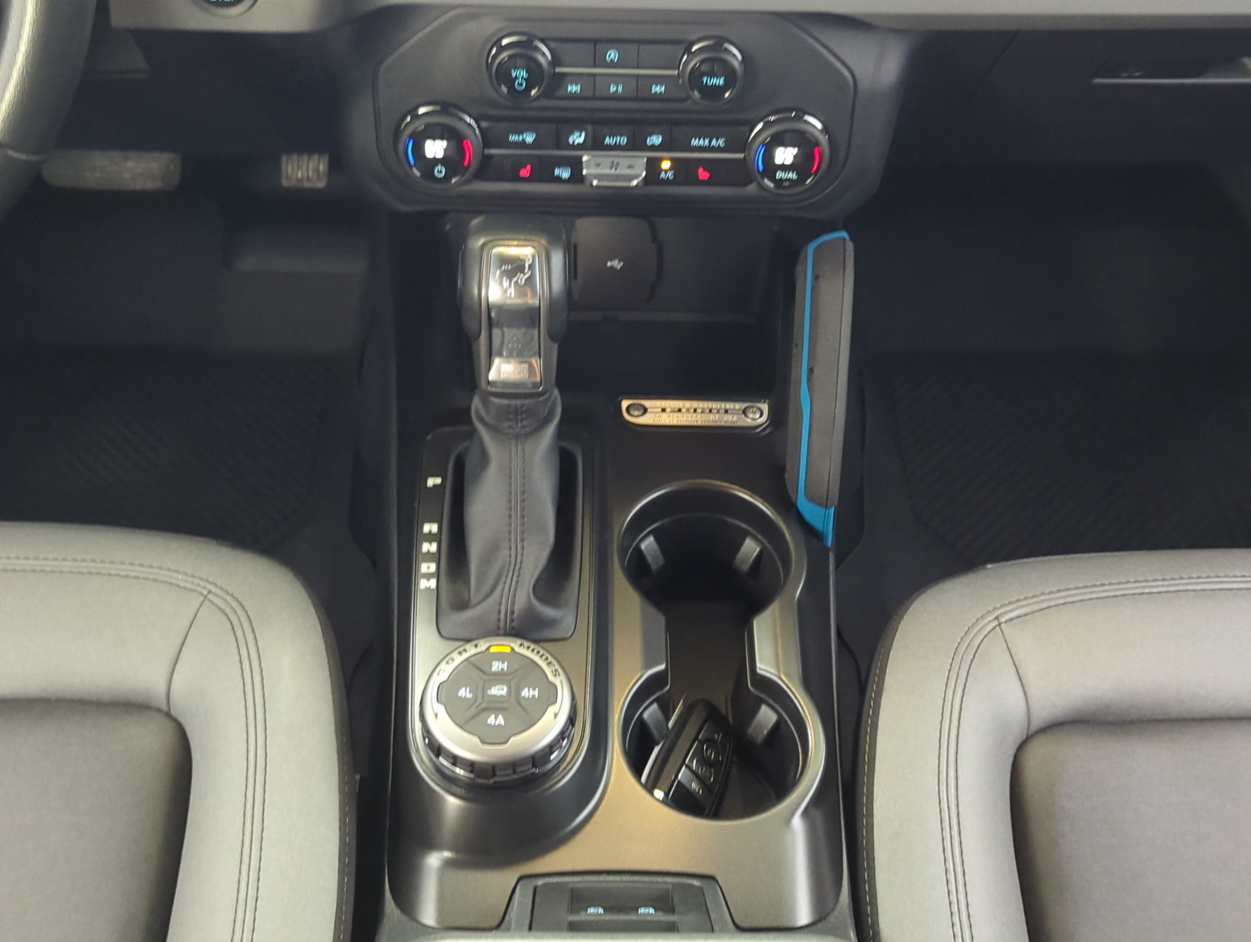 Used 2023 Ford Bronco Black Diamond w/ Sasquatch Package AWD/4WD image 16