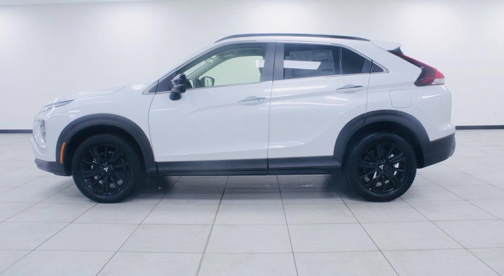 Used 2024 Mitsubishi Eclipse Cross Black Edition image 2