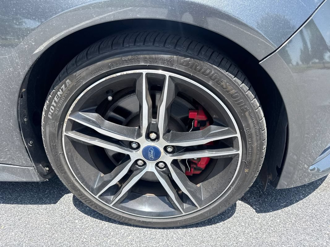 Used 2018 Ford Focus ST FWD image 29