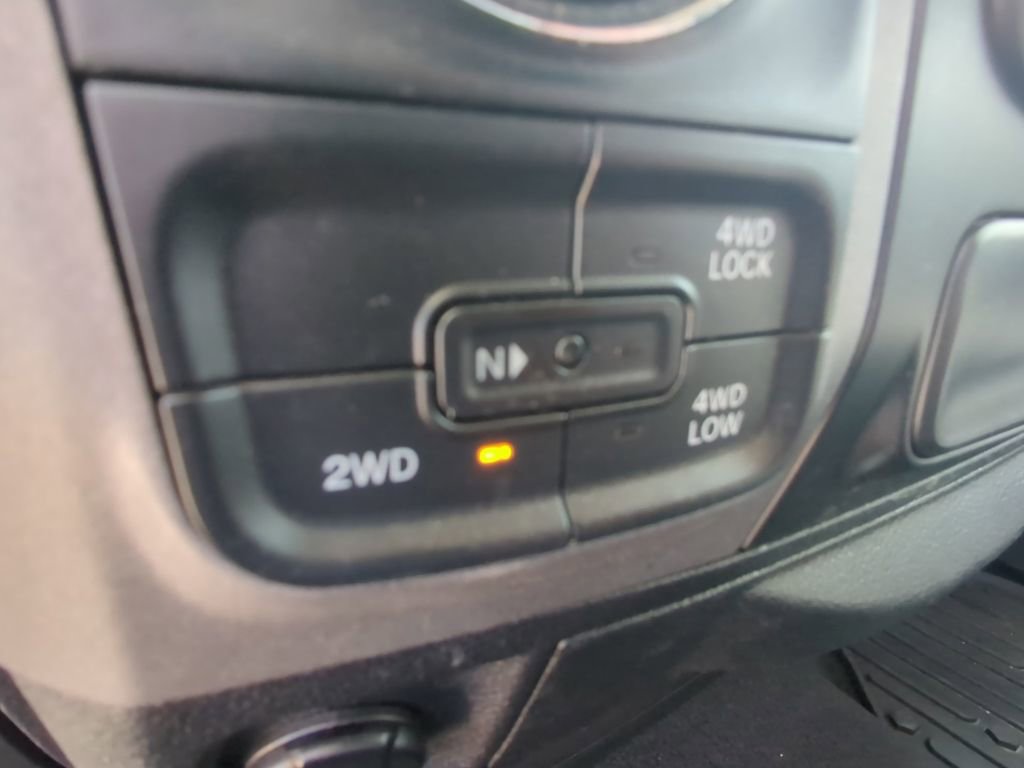 Used 2017 RAM 1500 Express w/ Express Value Package AWD/4WD image 16