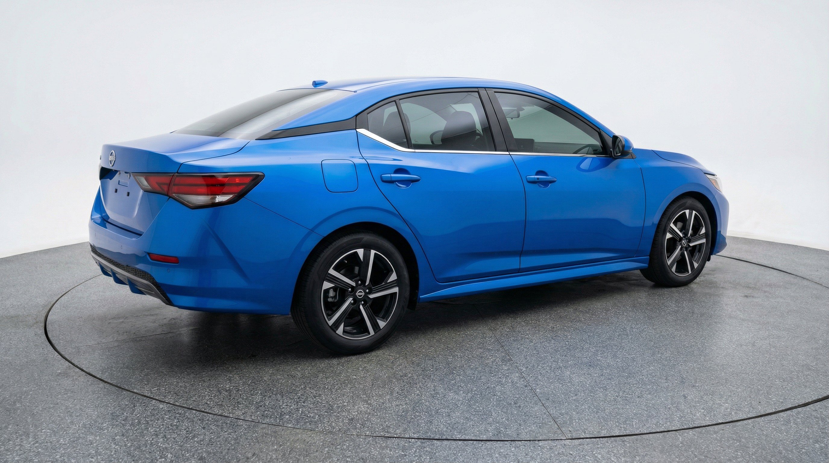Used 2025 Nissan Sentra SV FWD image 9