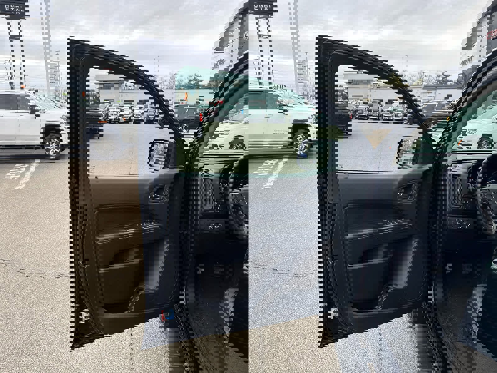 Used 2022 GMC Canyon AT4 AWD/4WD image 11