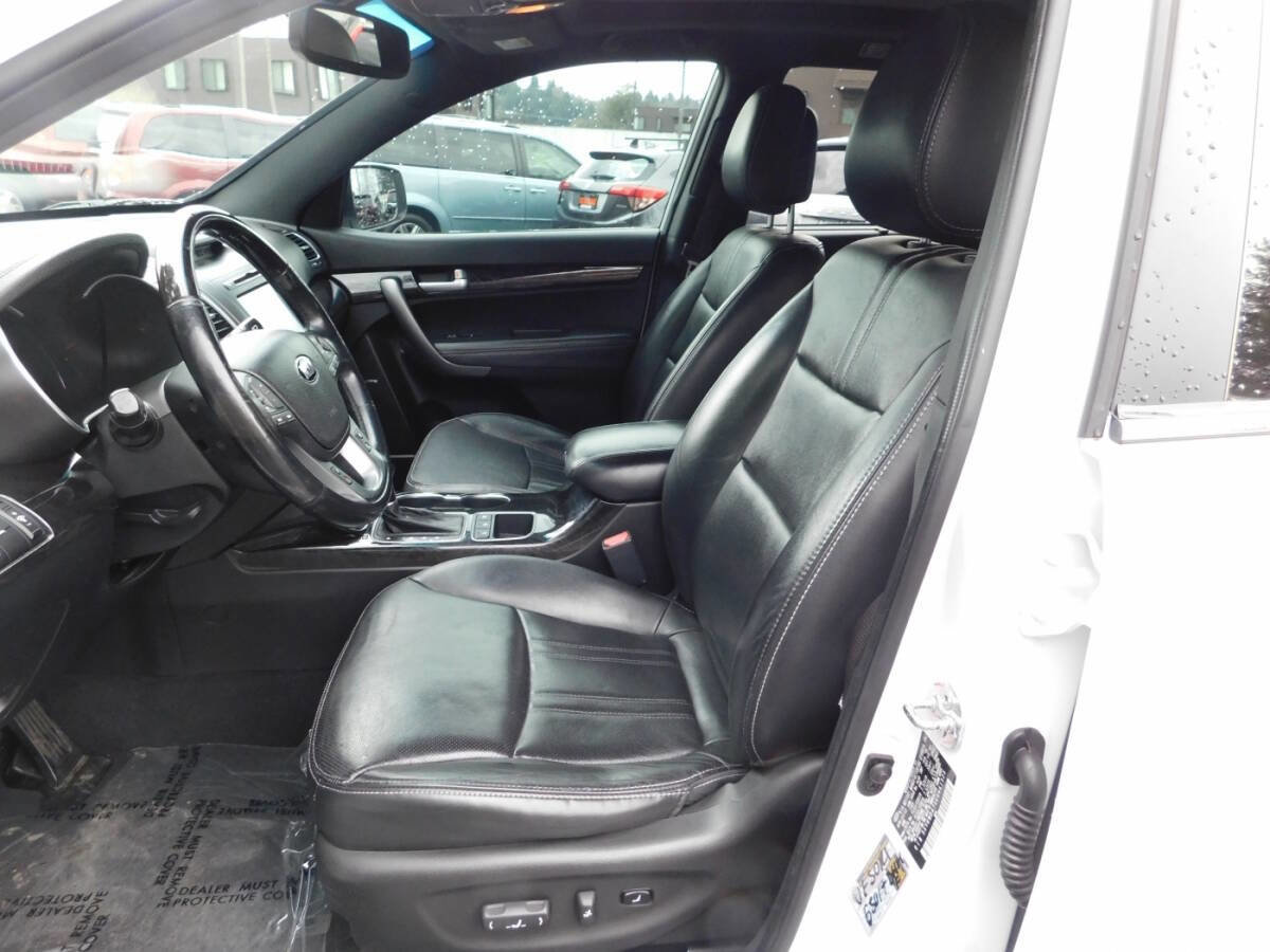 Used 2014 Kia Sorento SX w/ 3rd Row Package image 9