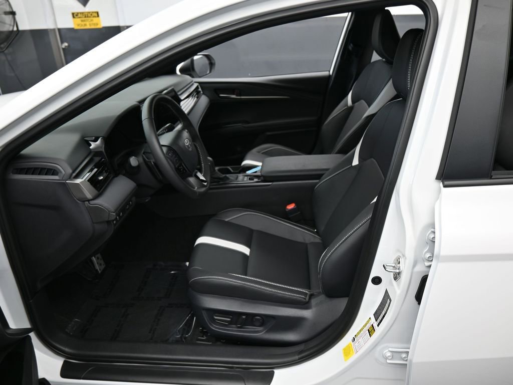 Used 2026 Toyota Camry SE image 11