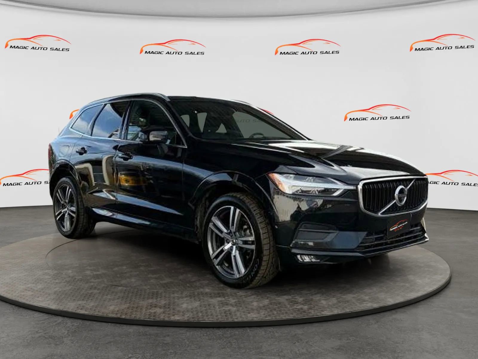 Used 2019 Volvo XC60 T5 Momentum w/ Multimedia Package AWD/4WD image 3