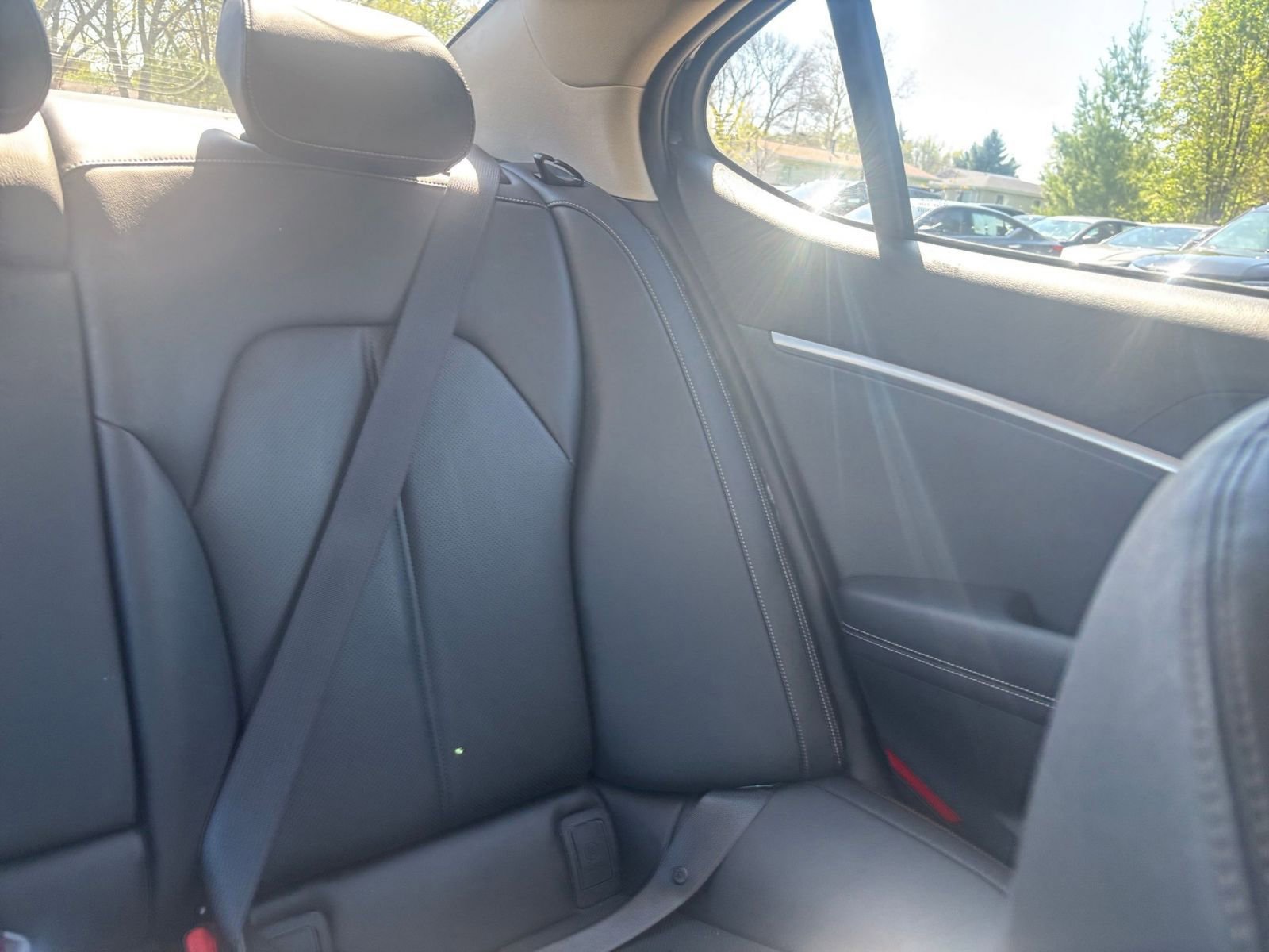 Used 2025 Genesis G70 2.5T image 37