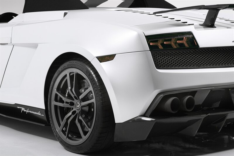 Used 2012 Lamborghini Gallardo LP 570-4 Performante AWD/4WD image 40