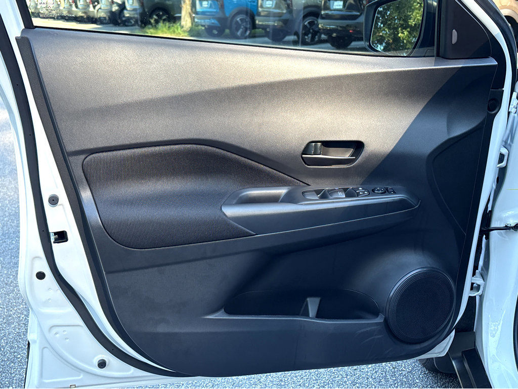 New 2025 Nissan Kicks Play S image 18