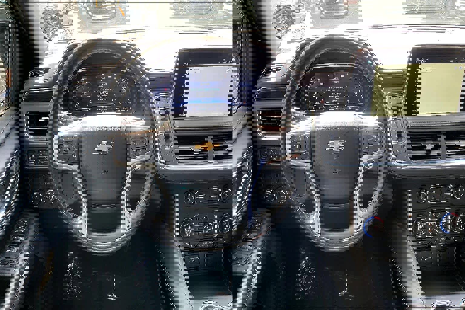 Used 2022 Chevrolet Suburban LT w/ Luxury Package image 6