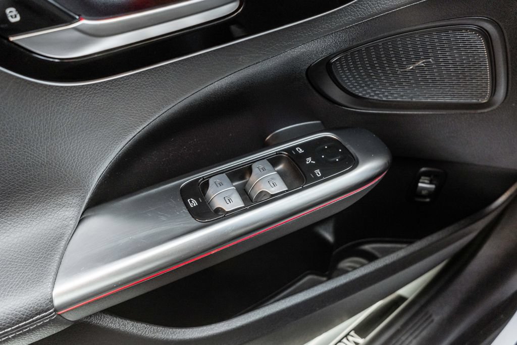 Used 2023 Mercedes-Benz C 300 4MATIC Sedan image 15