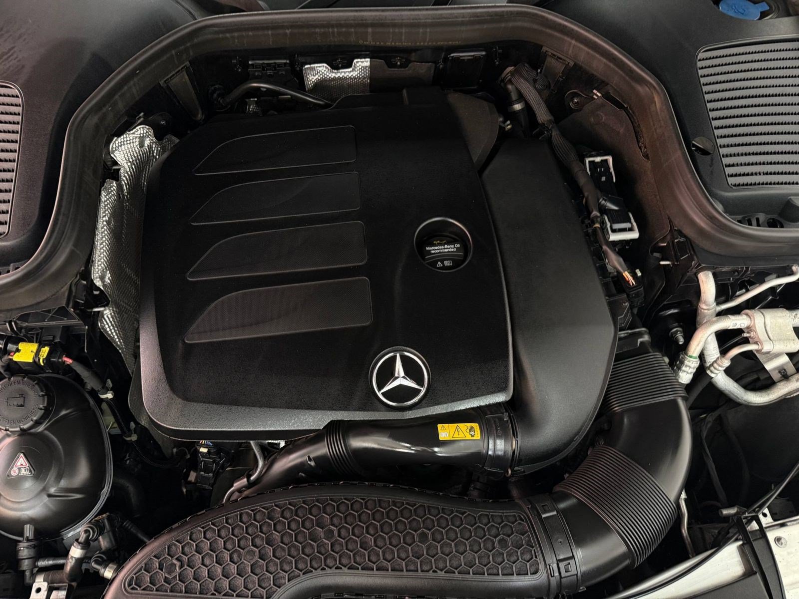 Used 2022 Mercedes-Benz GLC 300 image 32