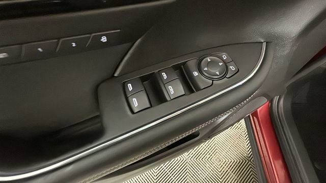 Used 2023 Buick Envision Essence FWD image 11