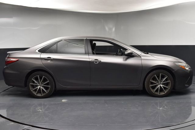 Used 2017 Toyota Camry XSE w/ Moonroof Package FWD image 8