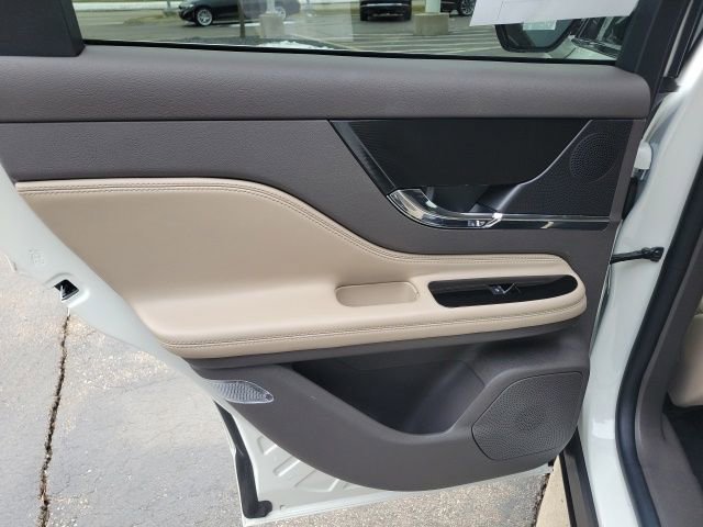 Certified 2024 Lincoln Corsair AWD image 21