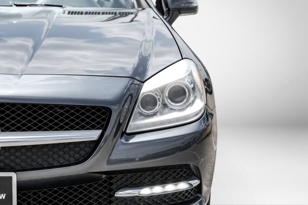 Used 2014 Mercedes-Benz SLK 350 image 32