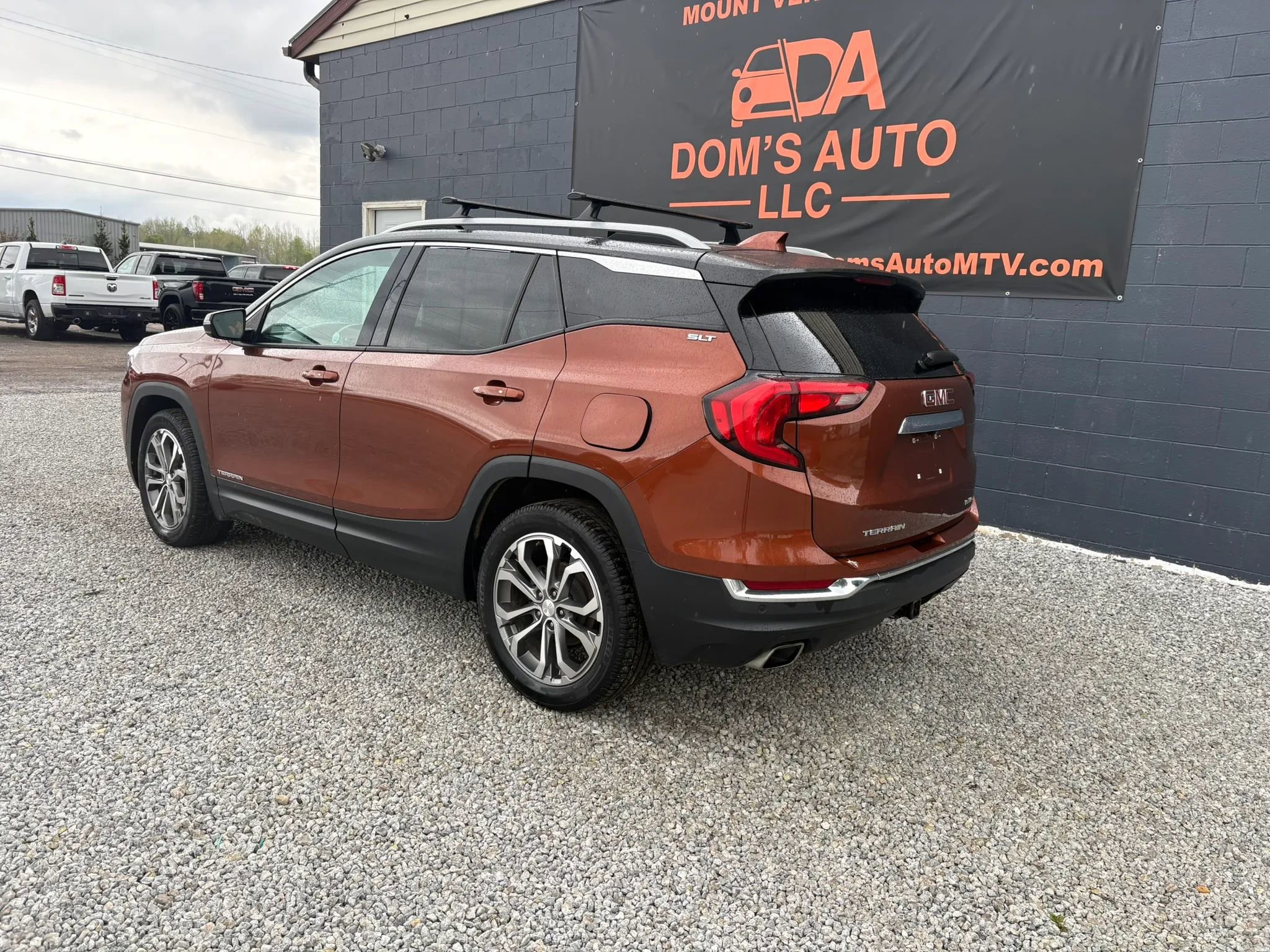 Used 2019 GMC Terrain SLT w/ Preferred Package AWD/4WD image 2