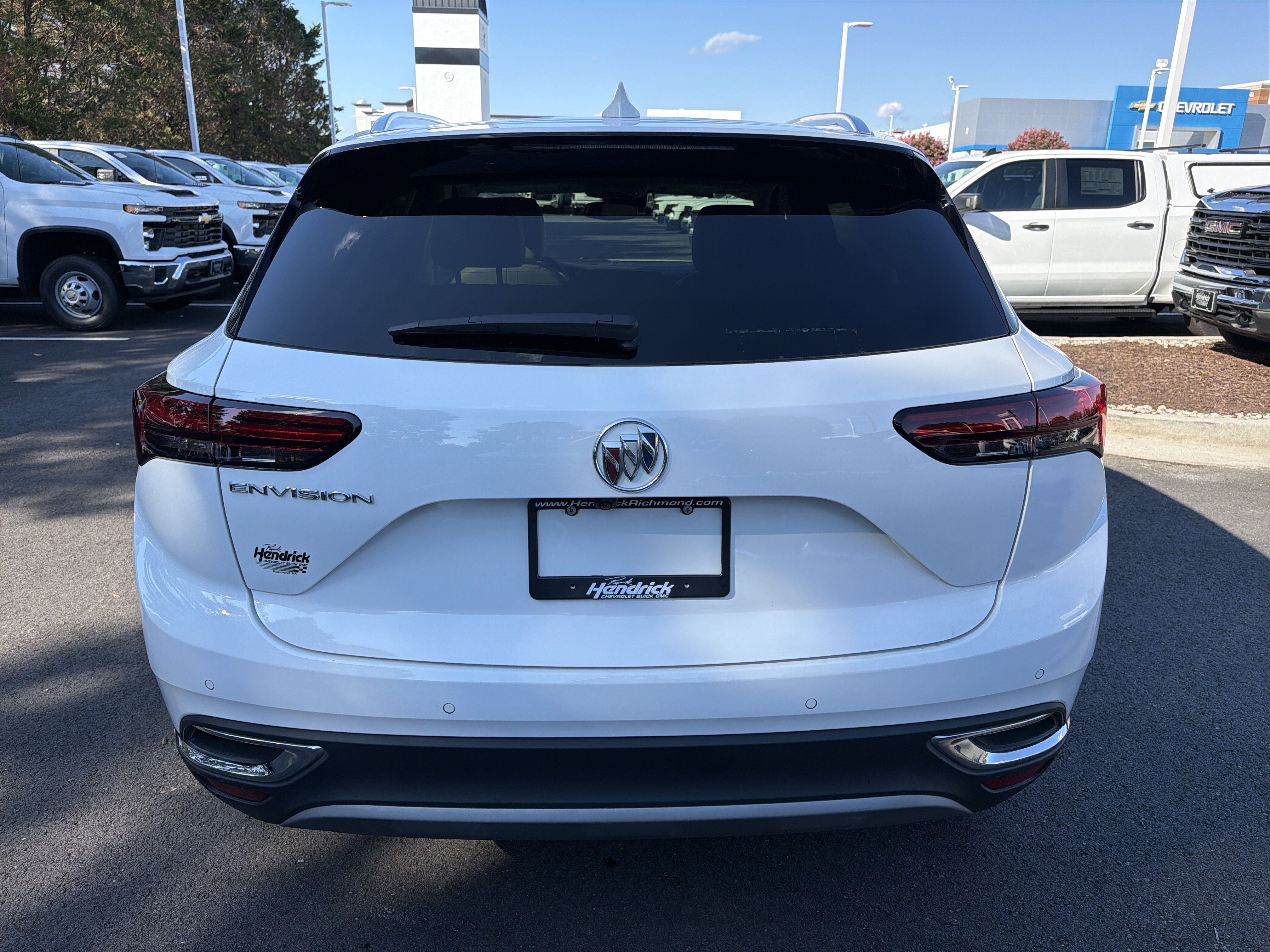 Used 2022 Buick Envision Essence w/ Safety Package FWD image 9