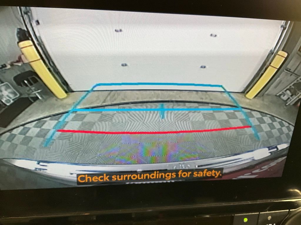 Used 2024 Toyota Highlander XLE image 16