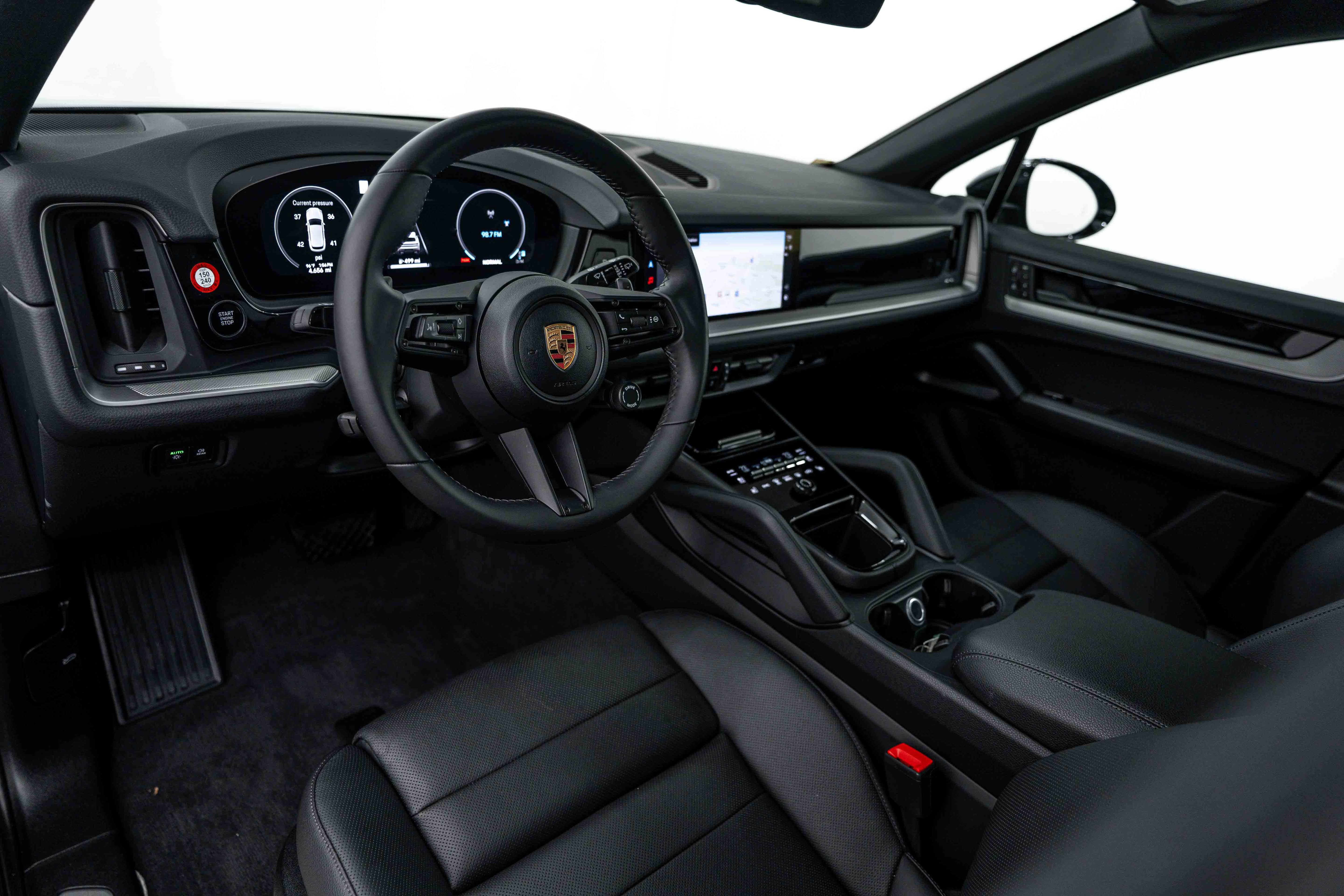 Certified 2026 Porsche Cayenne AWD/4WD image 4