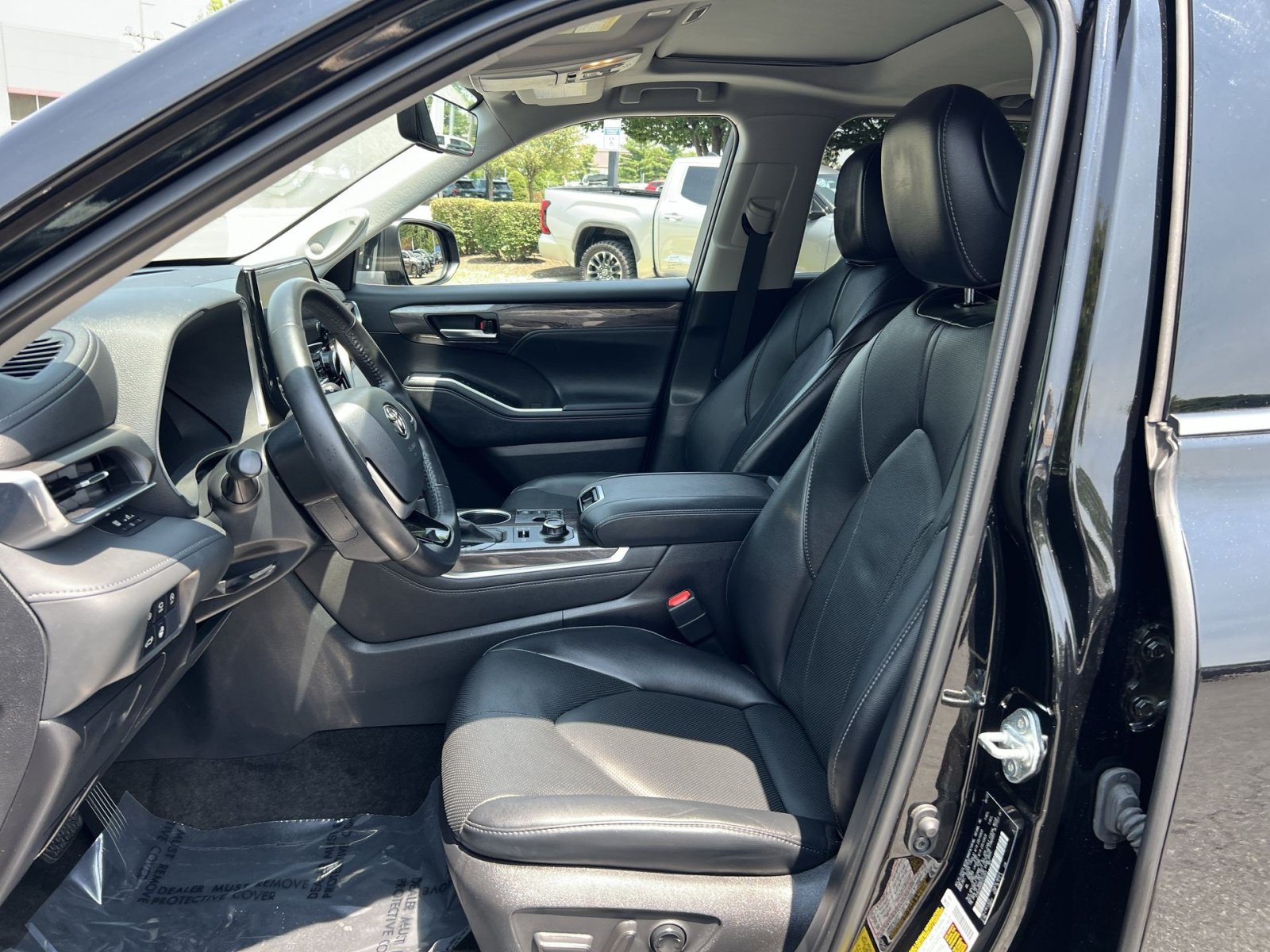 Used 2023 Toyota Highlander Limited AWD/4WD image 13