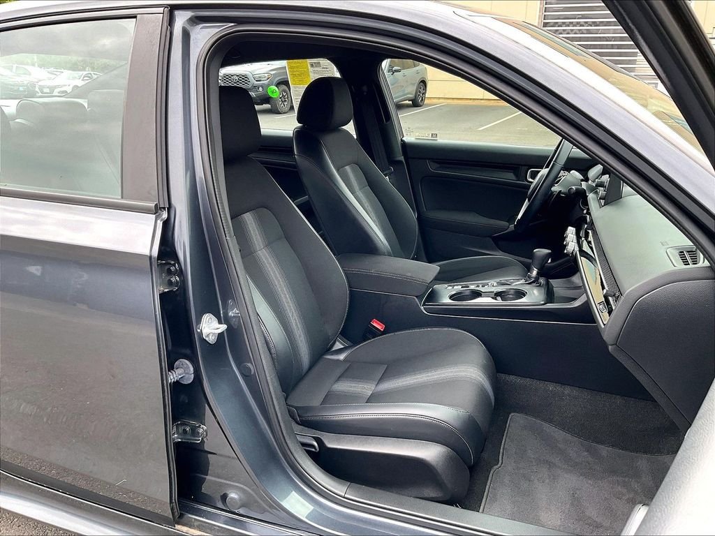 Used 2023 Honda Civic Sport image 11