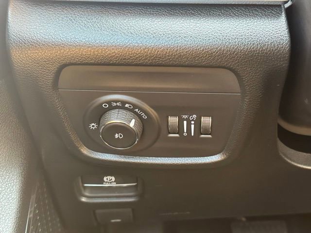 Used 2025 Jeep Grand Cherokee Summit w/ Adv Protech Group IV image 20