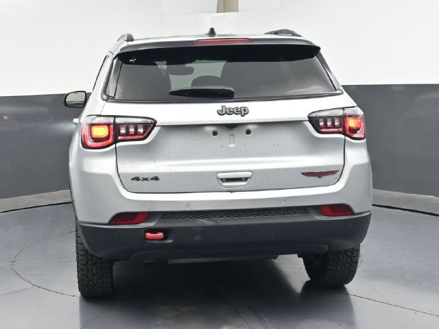 Used 2025 Jeep Compass Trailhawk AWD/4WD image 34