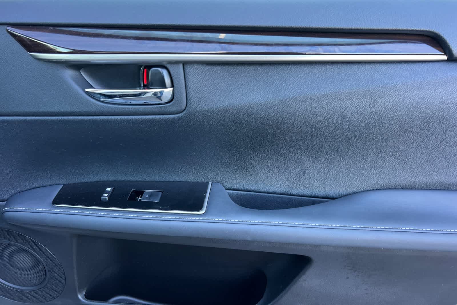 Used 2018 Lexus ES 350 w/ Luxury Package w/Wood Trim FWD image 18