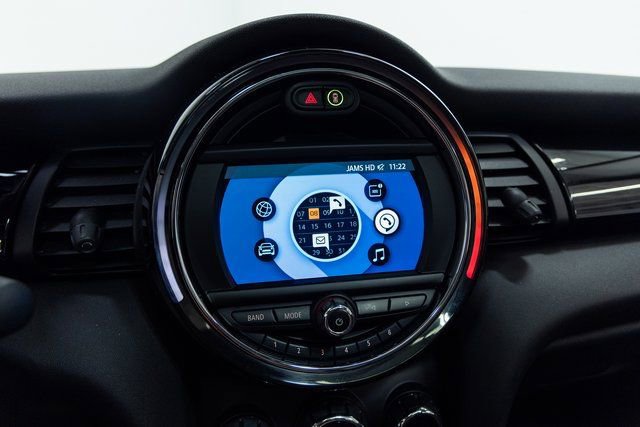 Used 2021 MINI Cooper 4-Door Hardtop image 17