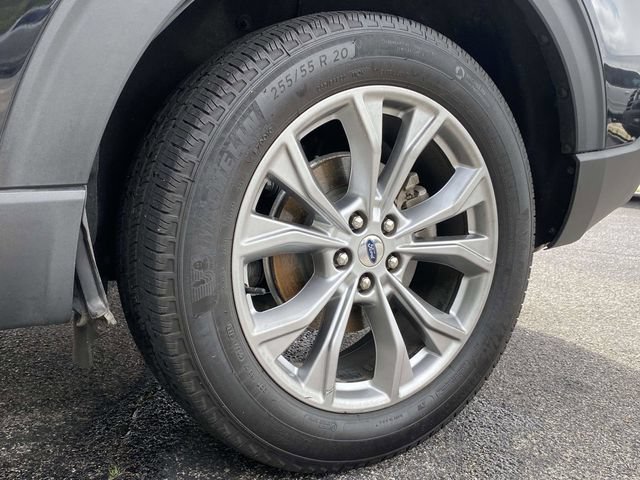 Used 2024 Ford Explorer XLT w/ Equipment Group 202A AWD/4WD image 11