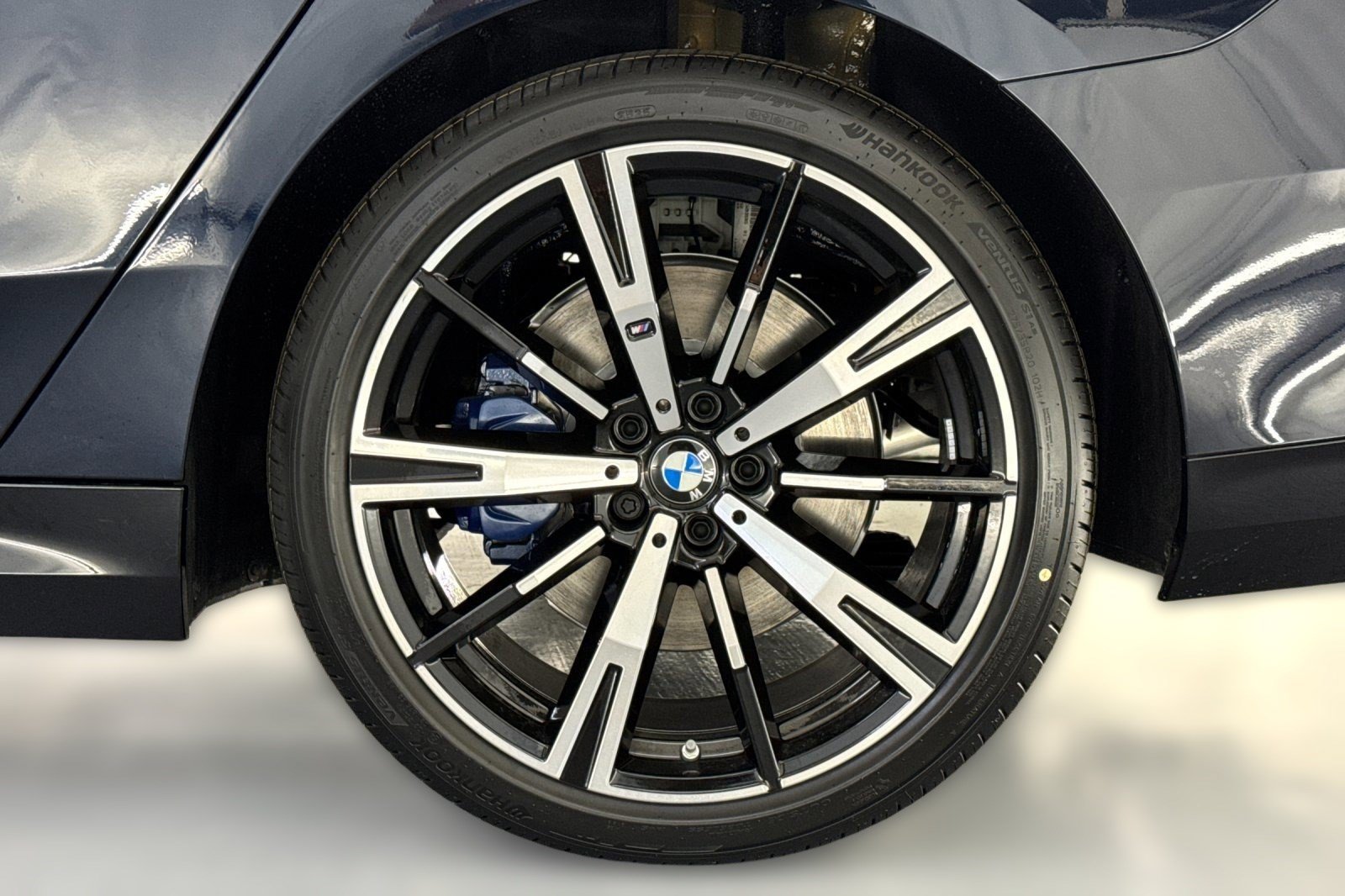 Used 2026 BMW 530i w/ M Sport Package RWD image 11