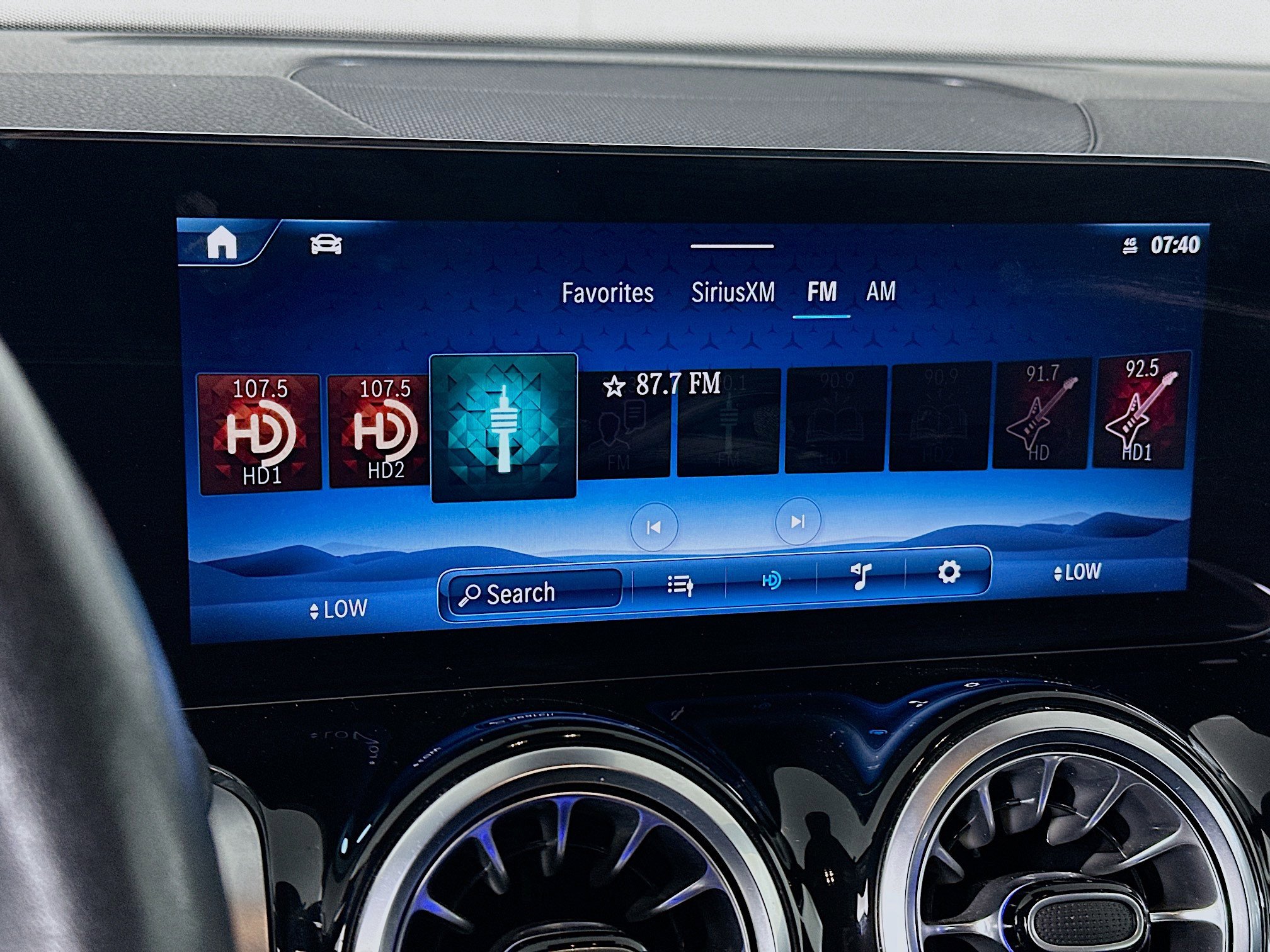 Used 2025 Mercedes-Benz GLB 250 4MATIC image 19