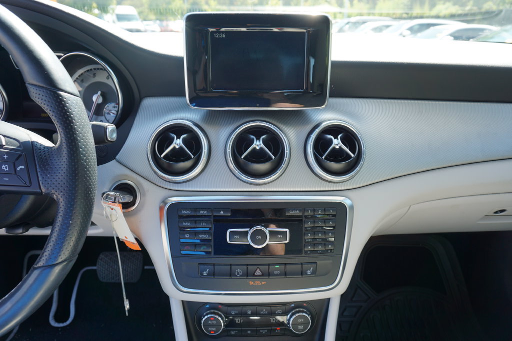 Used 2014 Mercedes-Benz CLA 250 image 10