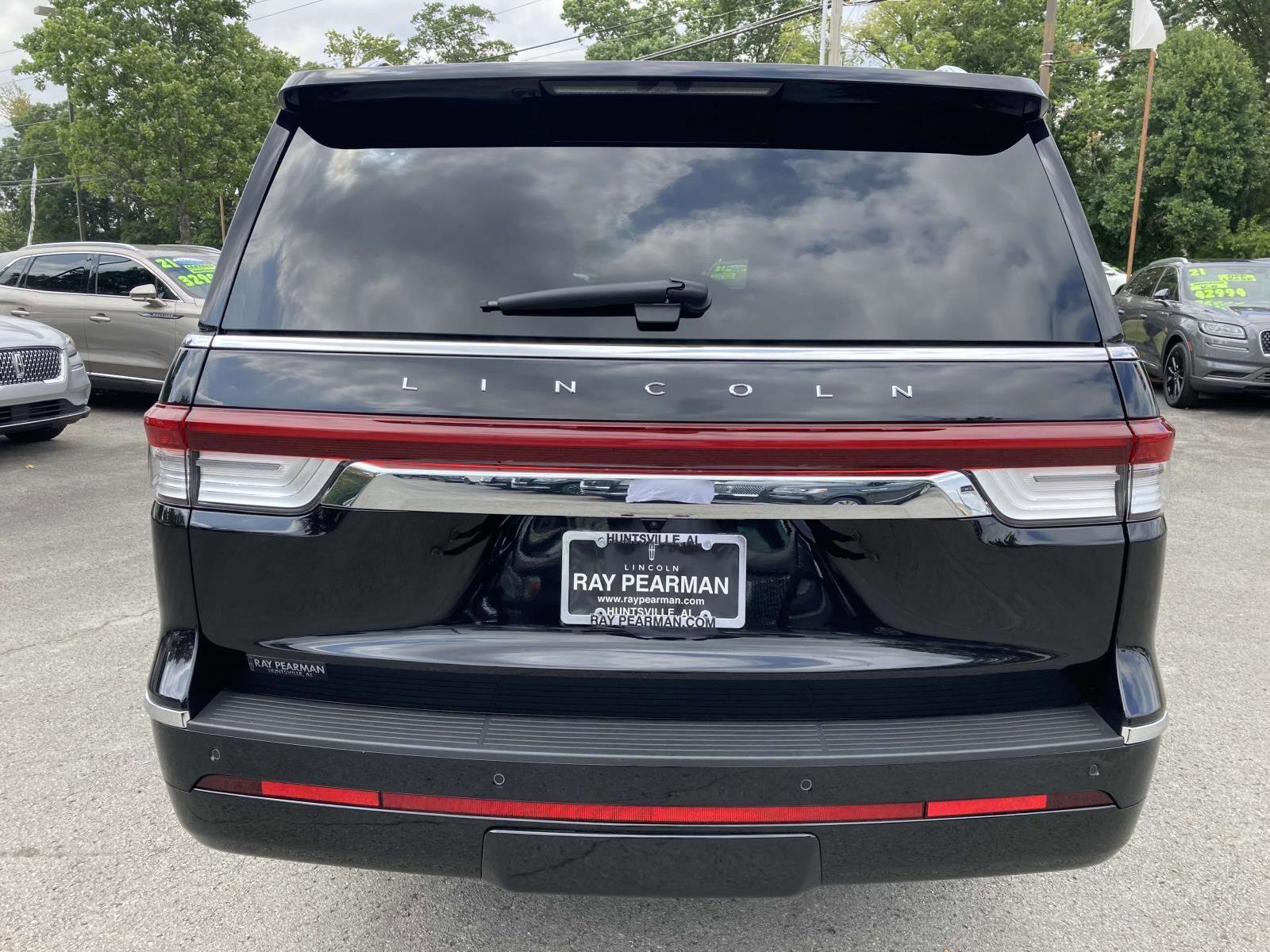 Used 2024 Lincoln Navigator L Reserve AWD/4WD image 6