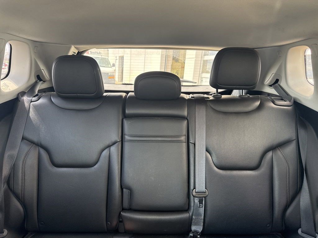 Used 2018 Jeep Compass Limited w/ Navigation Group image 11