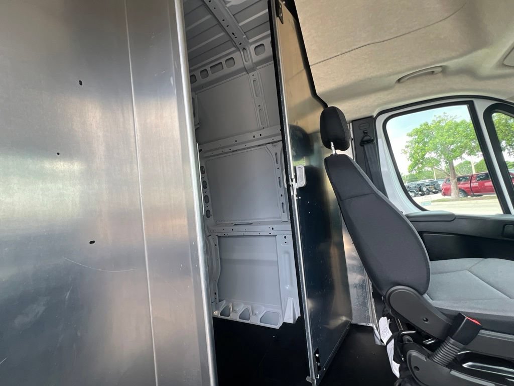 Used 2025 RAM ProMaster 3500 FWD image 18