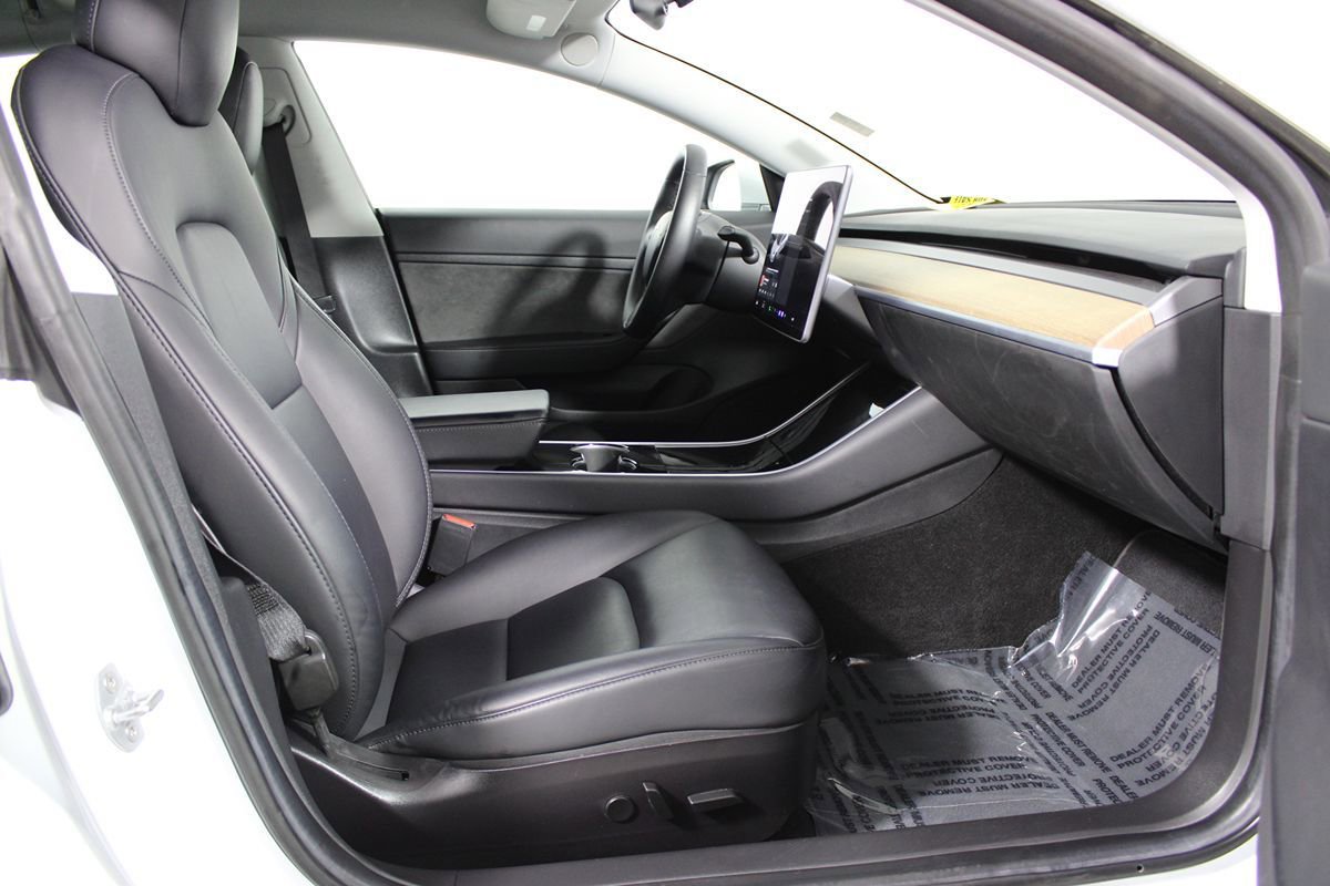 Used 2020 Tesla Model 3 Standard Range Plus image 11