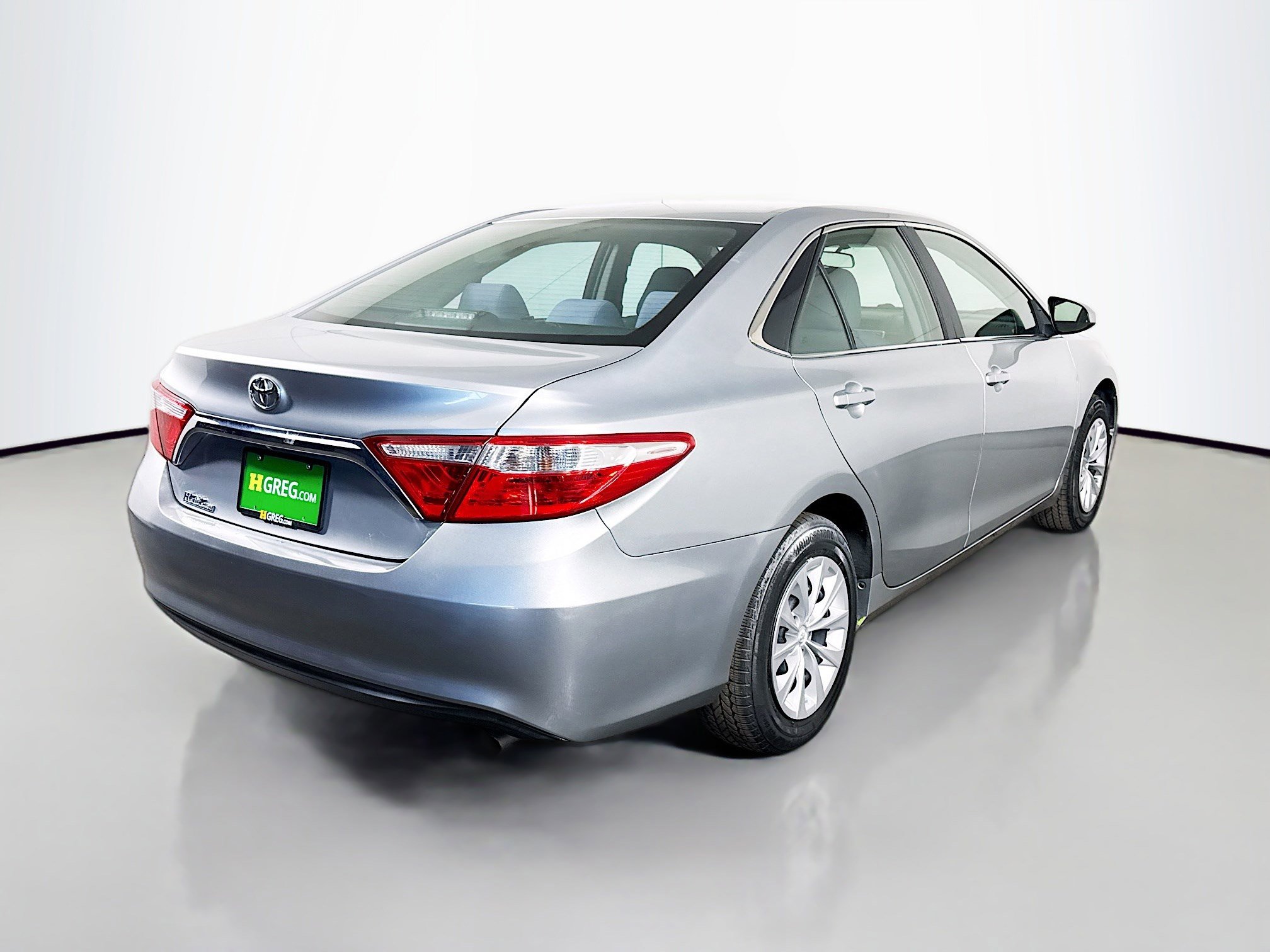 Used 2017 Toyota Camry LE image 10